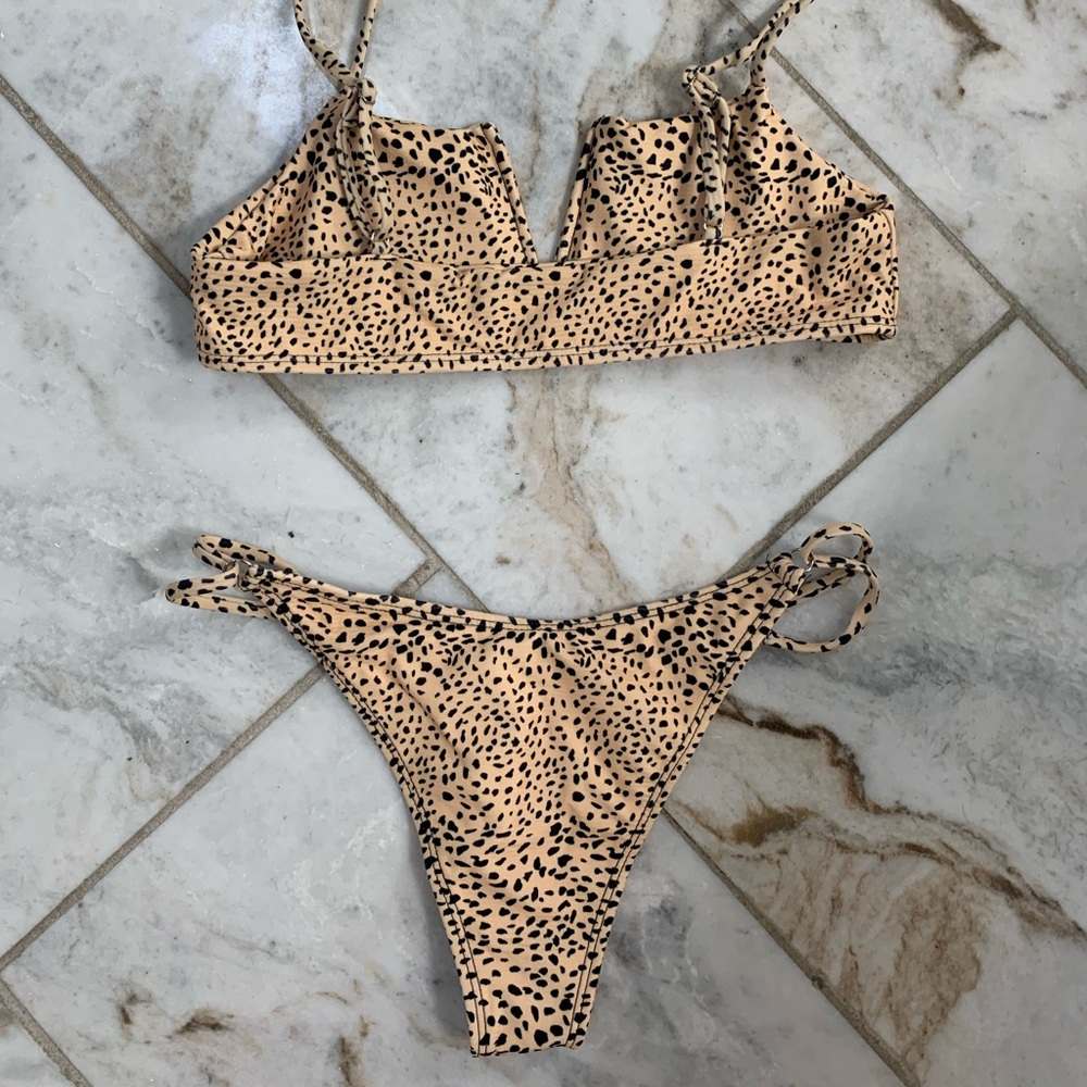 PRE ORDER NOW! Leopard print bikini - Picture 3 of 3